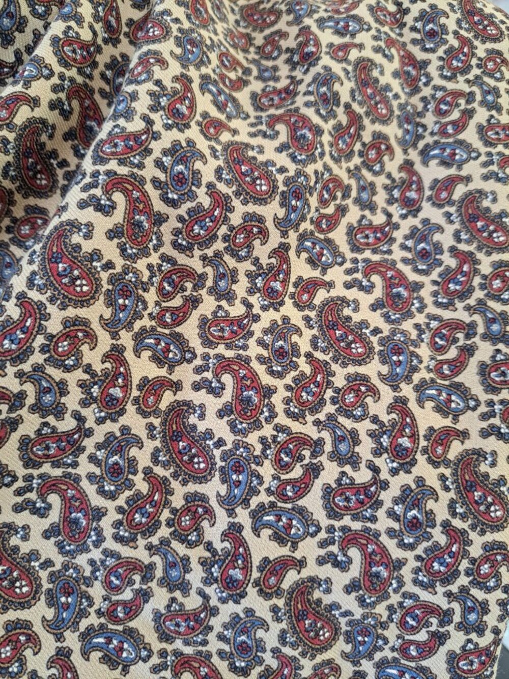 Brooks Brothers Wool Paisley Scarf Beige & Blue Made In Italy Classic Women's OS - Picture 3 of 8